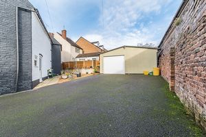 TO THE REAR- click for photo gallery